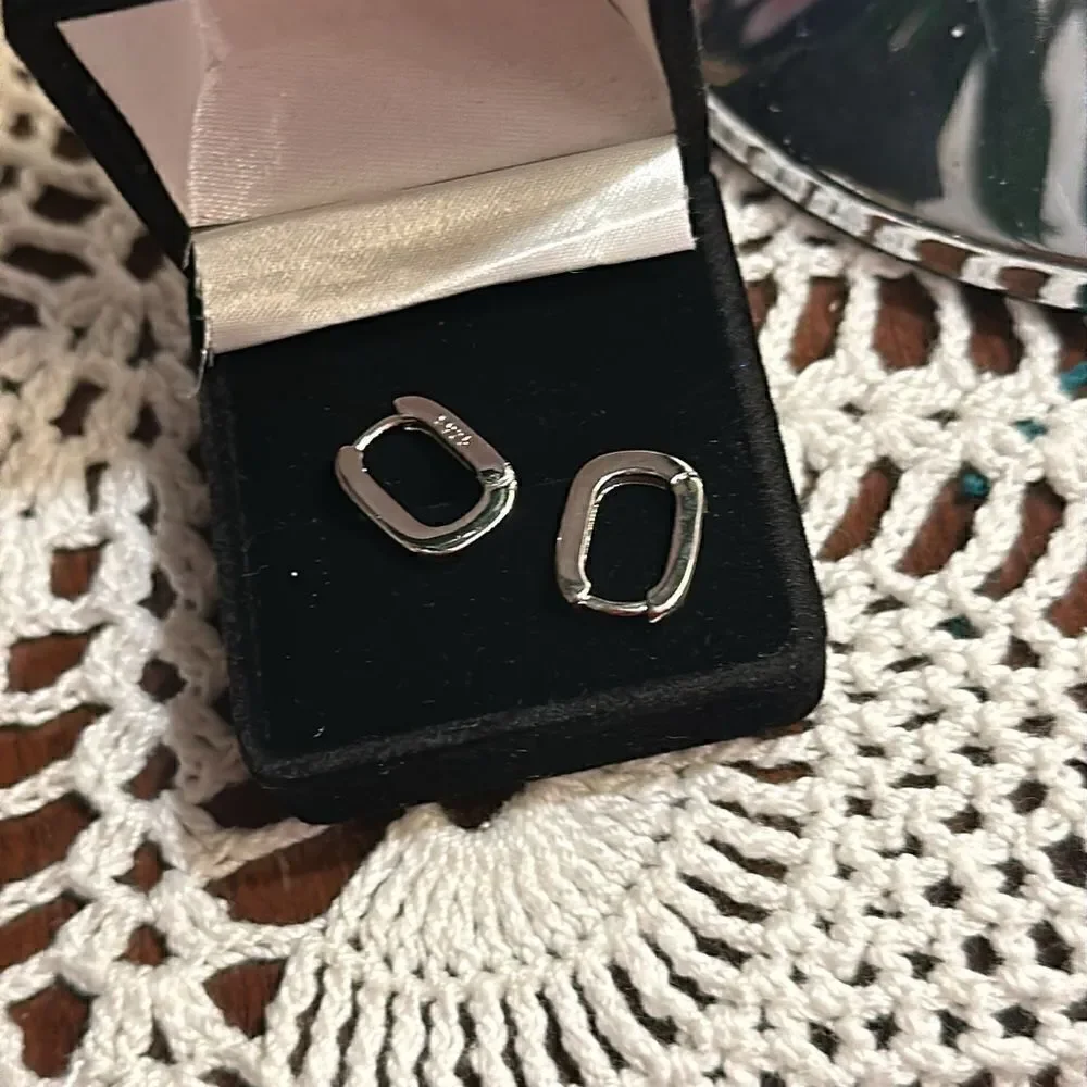 Simply Gorgeous 💧925 Sterling Silver Stamped Hoop Earrings Minimalism  Huggies